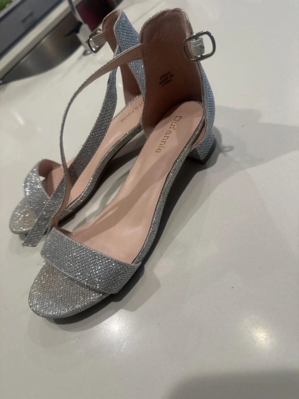 DREAM PAIRS silver glitter low-heel dress sandals